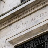 【2024年度版】FRBボードメンバー・FOMC利下げ予測と声明文・経済見通し・議事録まとめ
